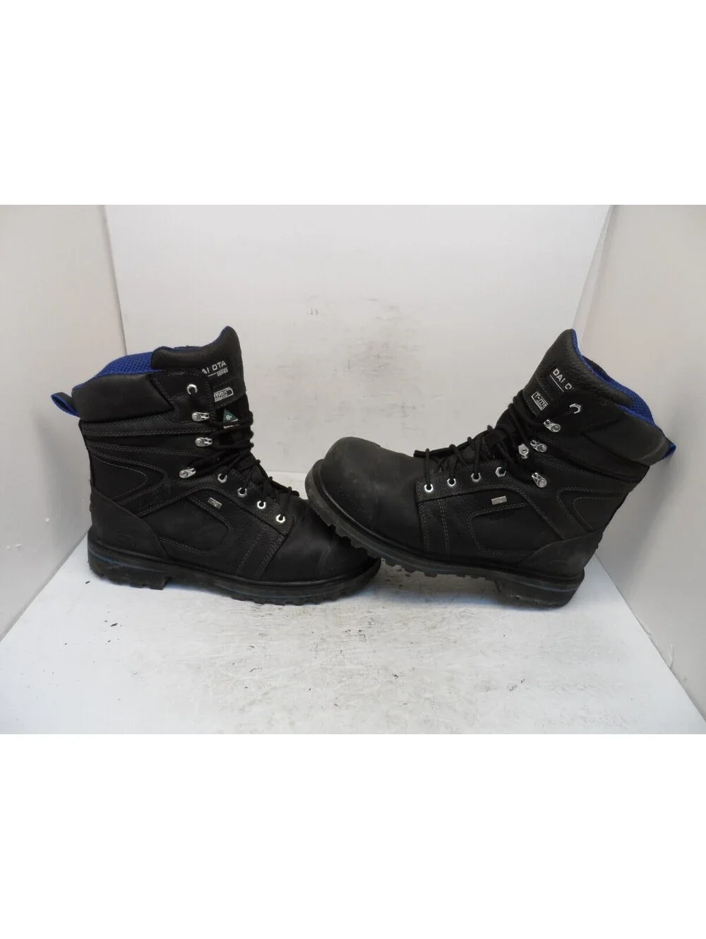 Dakota used boots